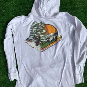 Vintage 1982 Skier Graphic Lightweight Hoodie, White, Retro Outdoor Style
